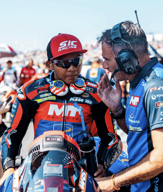 Image from: KBS Nafi Hanya Bantu Hakim Danish Selepas Menang Moto3