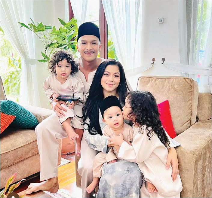 Image from: Kaka Azraff Sah Bercerai Talak Dua Dengan Adam Azriff