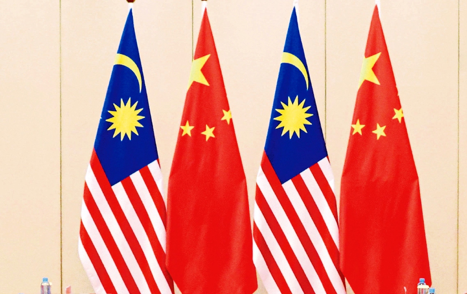Image from: Pelancong Kecewa Bendera China Tiada Di Hotel KL Kena Sekolah