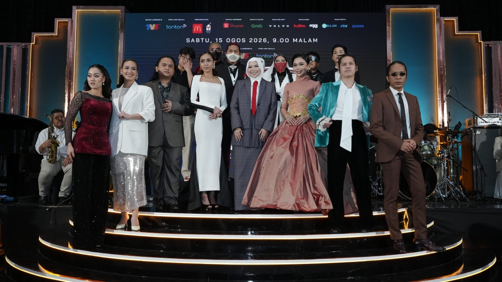 Image from: K.O.I Juara AJL40, Aina Abdul Menang Dua Anugerah