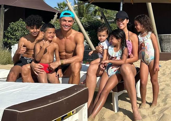Image from: Cristiano Ronaldo Sah Bergelar Suami Bersama Wanita Bertuah Ini