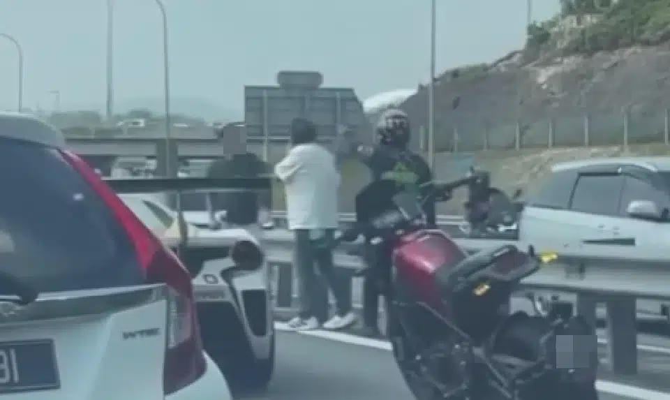 Image from: “Saya Ada Anak Kecil, Dia Sudah Takut” – Pemandu Ferrari Dipukul Di PLUS Tampil Cerita Kejadian Sebenar