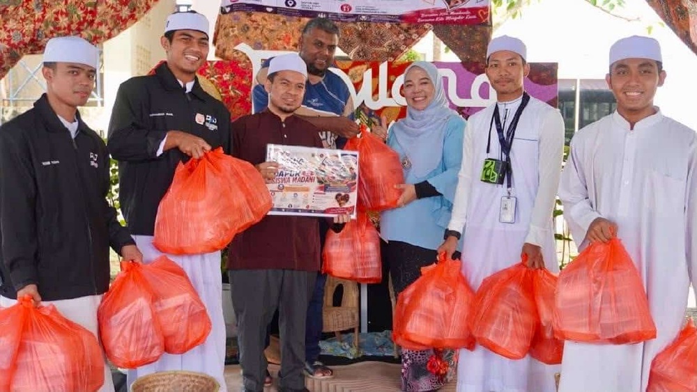 Image from: 800 Mahasiswa UiTM Melaka Terima Juadah Percuma Menerusi Dapur Siswa MADANI