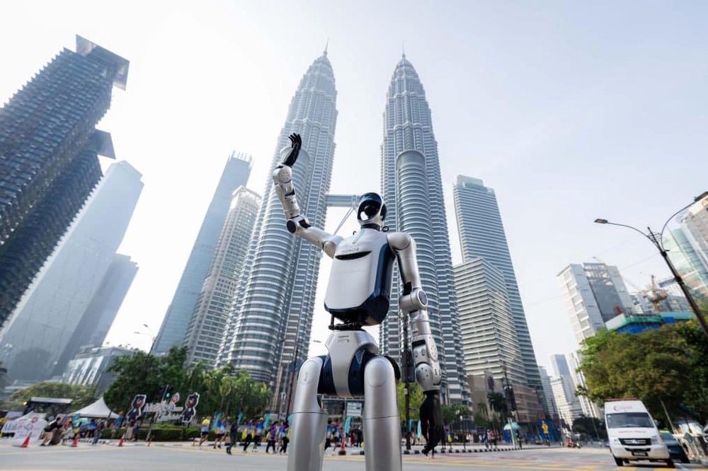 Image from: Ramai Teruja! Robot Humanoid HONOR Sertai Sambutan Hari Kemerdekaan, Bagi Bayang Kemunculan Telefon Baru
