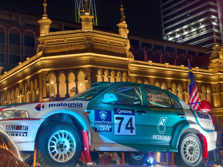 Image from: Pagi Di Putrajaya, Malam Di Dataran Merdeka!  “Semangat Membara, Untukmu Malaysia” Warnai Sambutan Merdeka Ke-69