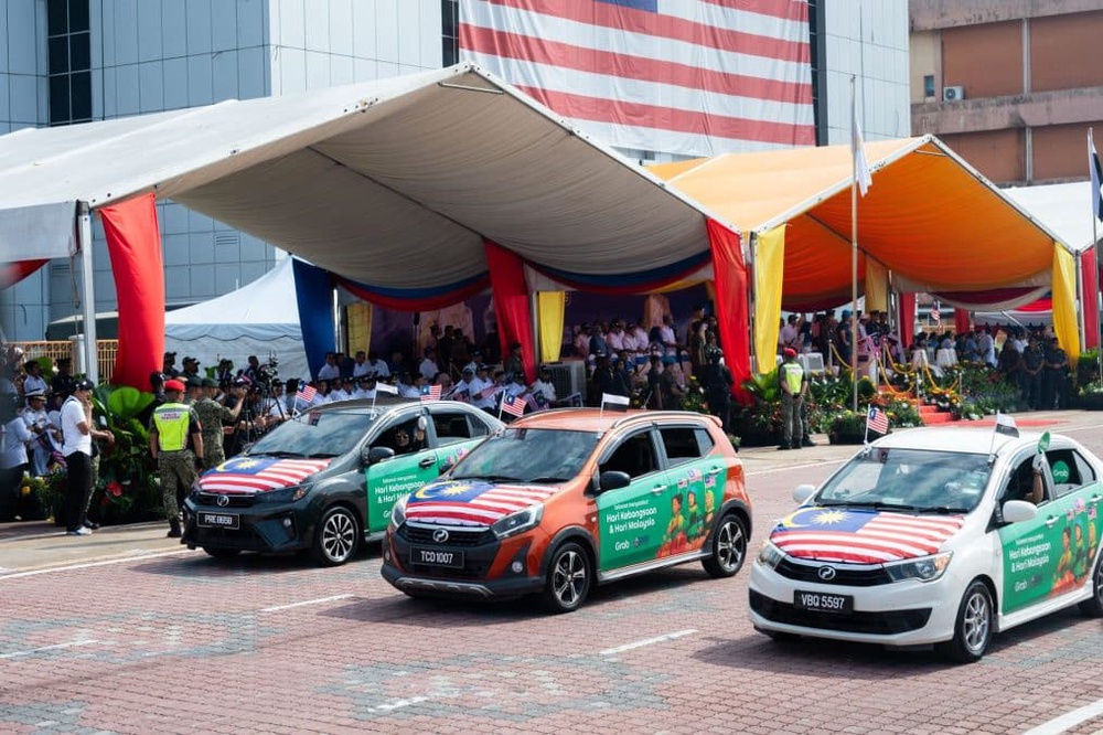 Image from: Wanita Pemacu Kemajuan Negara! Kontinjen #SisBoleh Grab Mewarnai Perbarisan Merdeka Tahun Ini