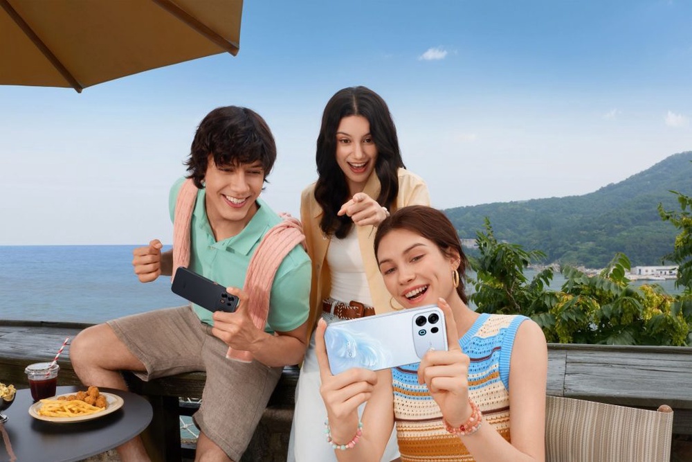 Image from: Lupakan Swafoto 0.5, Kamera OPPO A7 Pro Max Boleh Tangkap Semua Dalam Satu Frame, Siap Ada Bateri 10,000mAh!