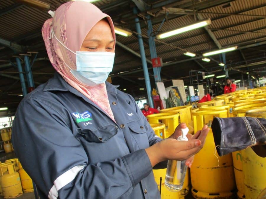 Image from: Bukan Sekadar Tong Gas, Ada Titik Peluh & Amanah Besar Yang Pastikan Ia Selamat Sampai Ke Rumah