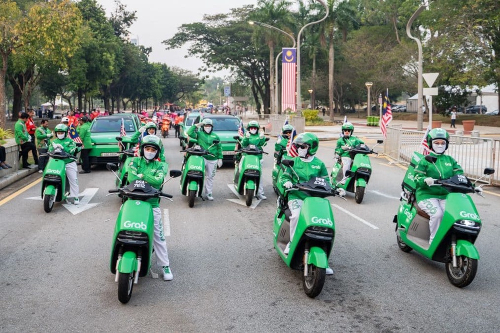 Image from: Wanita Pemacu Kemajuan Negara! Kontinjen #SisBoleh Grab Mewarnai Perbarisan Merdeka Tahun Ini