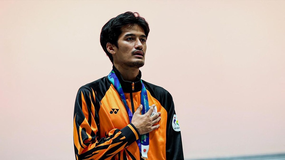 Image from: Berkaki Ayam Sambil Menguap, Taj Izrin Menang Emas Di Sukan Asia
