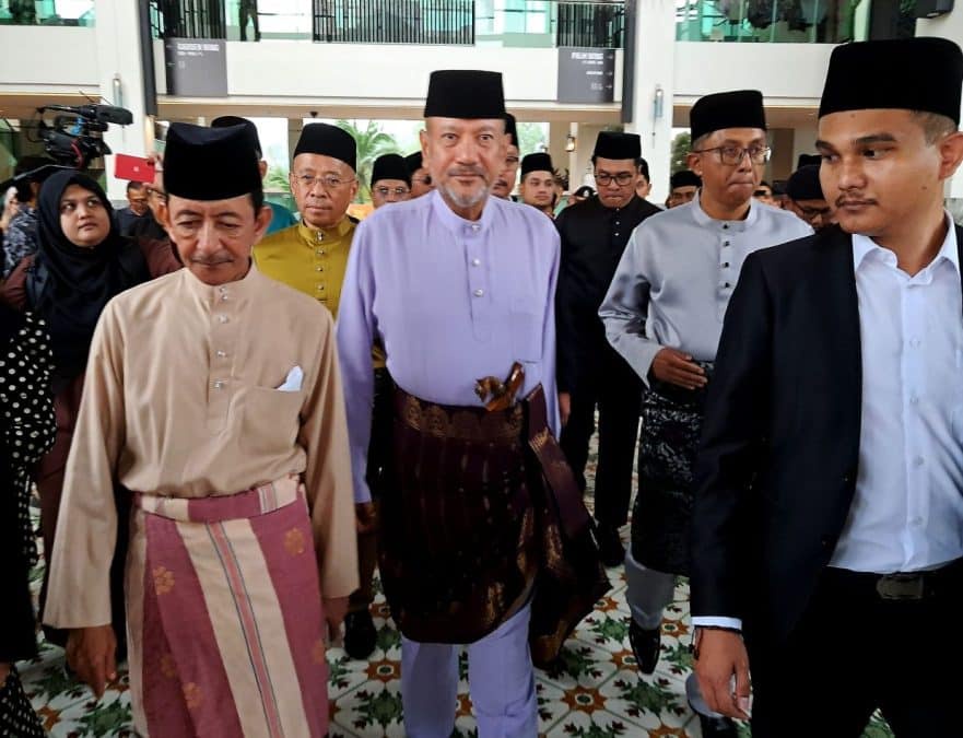 Image from: Tuanku Muhriz Diturunkan Takhta, Negeri Sembilan Umum Tuanku Nadzaruddin Sebagai Yang Di-Pertuan Besar Baharu