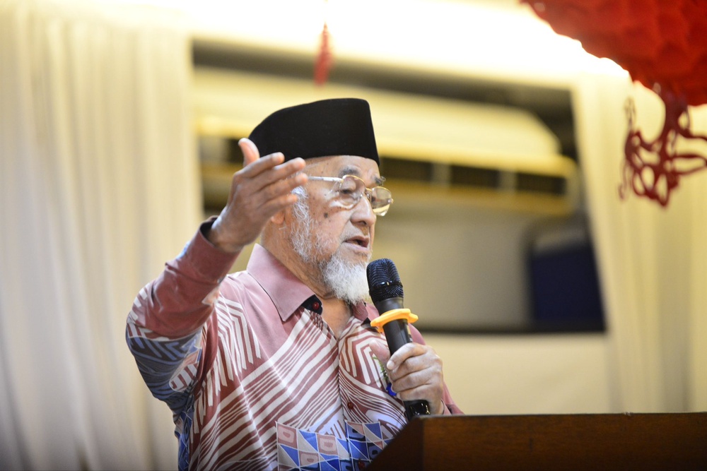 Image from: PAS mahu rampas kerusi Muar, dakwa Syed Saddiq sibuk ‘berendut’ dengan Bella Astillah
