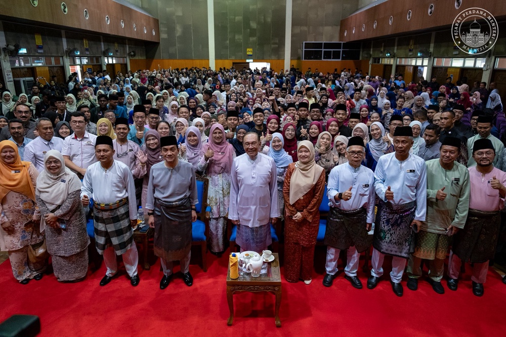 Image from: Minyak kita terlalu murah, Malaysia satu-satunya negara ASEAN tak catu bekalan bahan api – PM Anwar