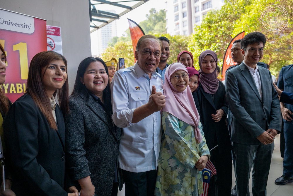 Image from: PM Anwar beri lampu hijau! Mahasiswa bebas kritik kerajaan, termasuk di media sosial
