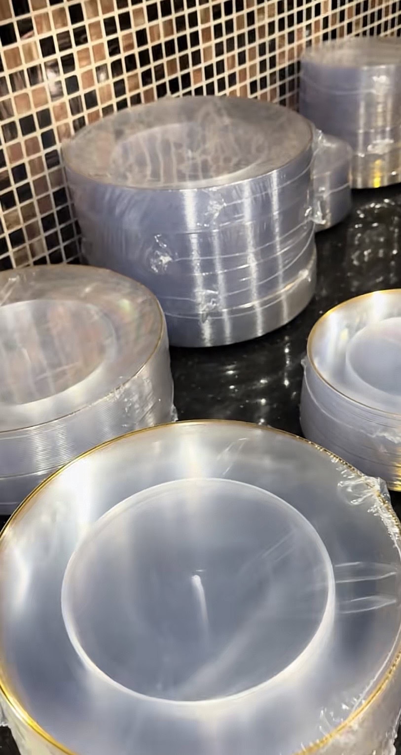 Image from: Rakan dedah Noor Nabila guna pinggan pakai buang berkualiti – “Tak nampak macam cap ayam”