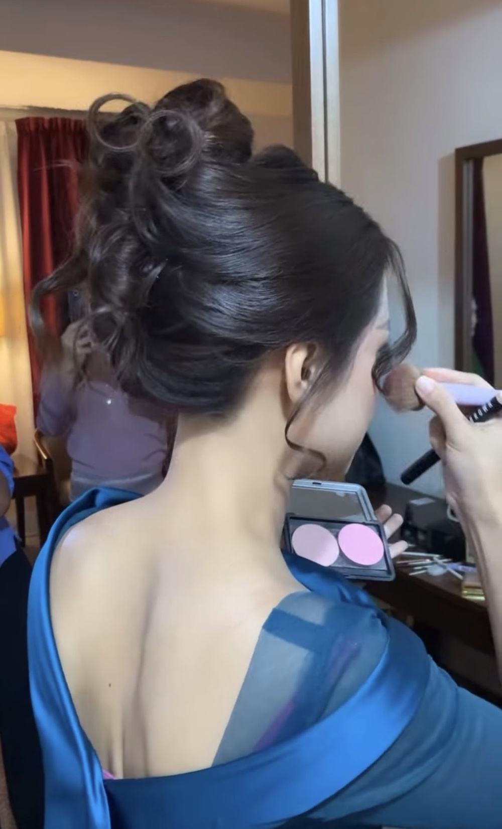 Image from: Pakaian terlalu terdedah, Bella Astillah ditegur netizen – “Turn off tengok belakang badan tu”
