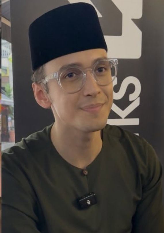 Image from: “Halal, hak saya cium isteri…” Fazziq Muqris mohon maaf, janji lebih berhati-hati