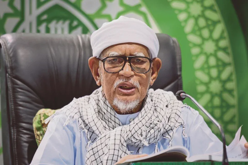 Image from: Abdul Hadi sanggah label PAS parti mullah! Dakwa propaganda sesat Barat cemar imej Islam