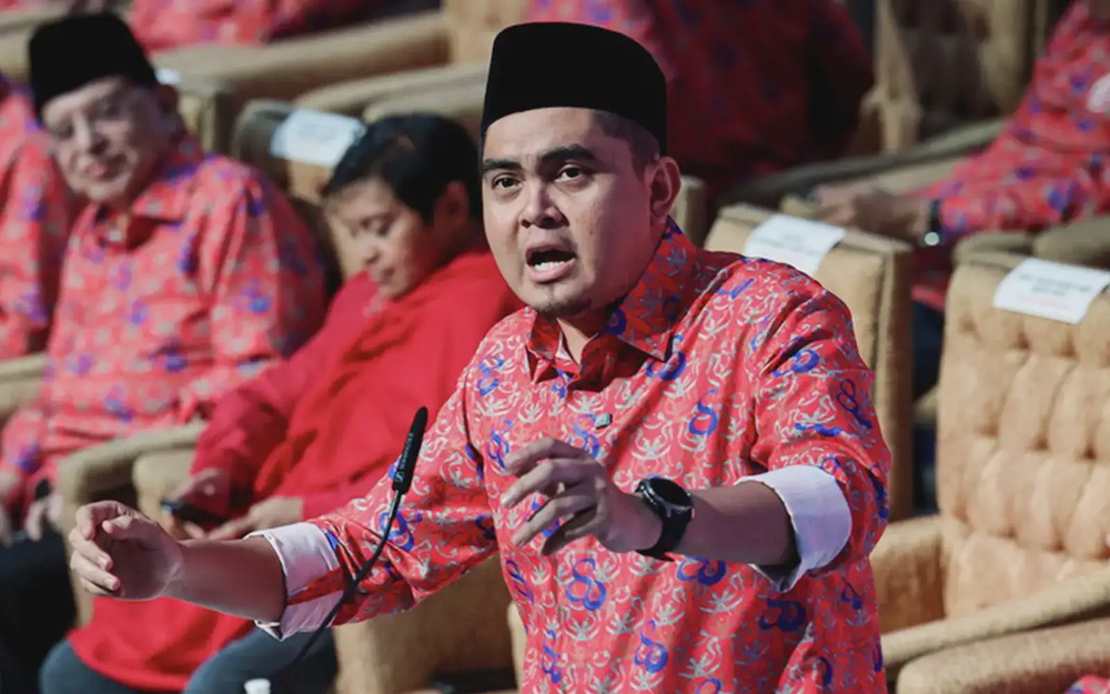 Image from: Akmal Saleh bukan budak catur -“Aku Budak UMNO, dulu kini dan selamanya!”