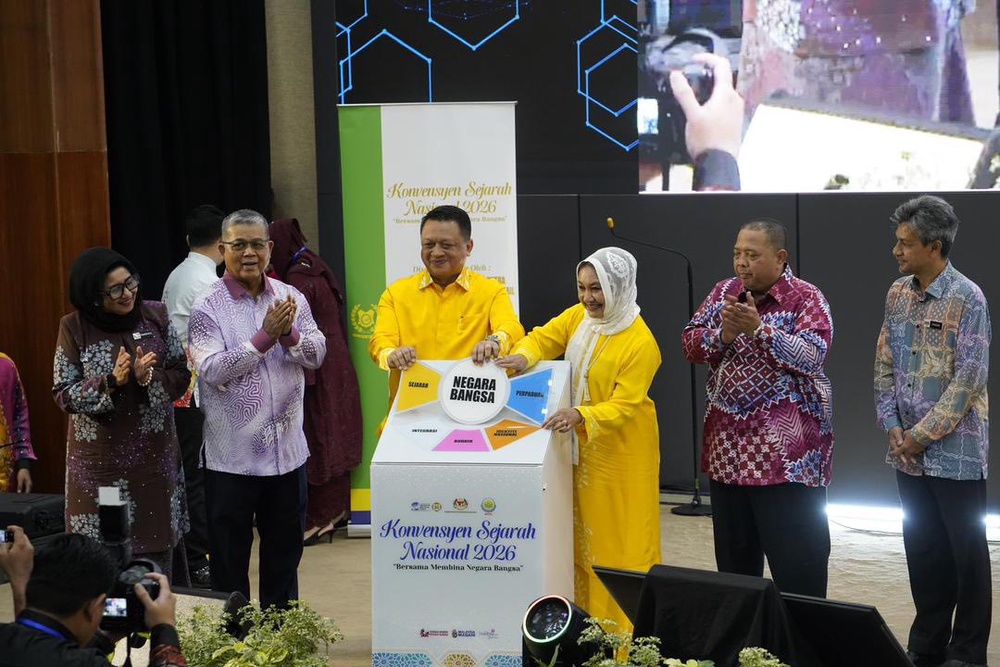 Image from: “Sejarah bukan sekadar hafal tarikh…” – Aaron Ago tekad angkat martabat identiti negara