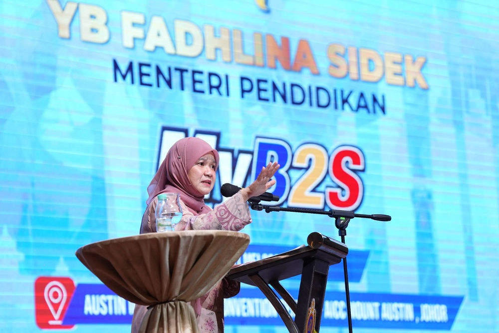 Image from: Percuma! 60,000 Pelajar B40 Bakal Terima Lesen Motosikal Menerusi MyB2S