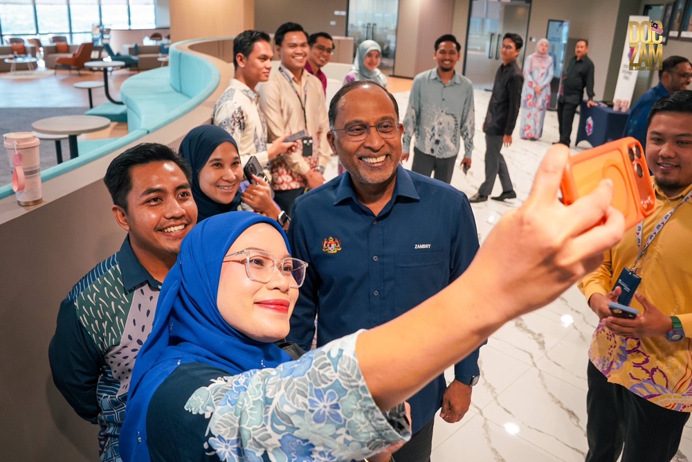 Image from: BN tak pernah khianat Kerajaan Perpaduan! Terus pelihara kestabilan, kesejahteraan rakyat- Zambry