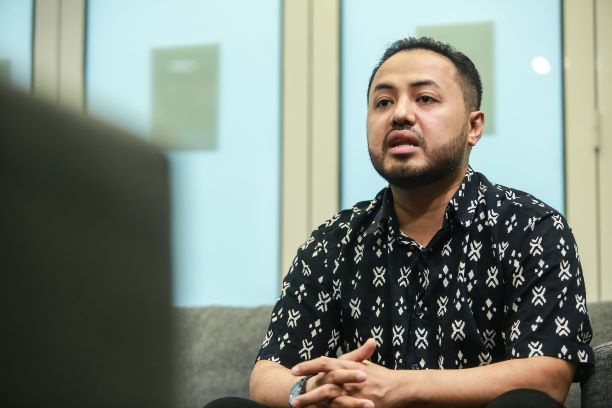 Image from: Cemar reputasi saya! Tuduhan curi, cuci wang berbilion ringgit fitnah jahat – Farhash