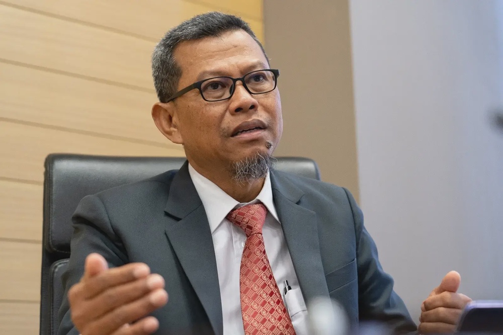 Image from: “Ada gangster, ada kilang haram” – Ahli Parlimen dedah realiti e-waste Selangor