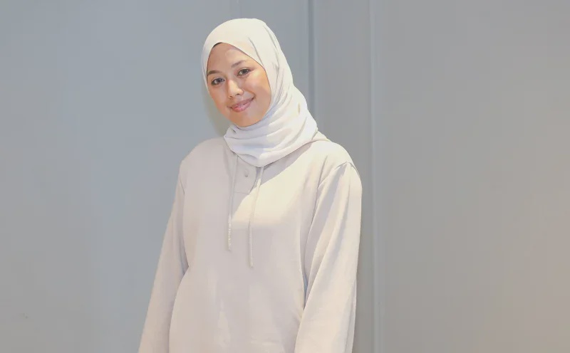 Image from: Ozlynn enggan dedah bantuan diberikan kepada Azar Azmi – “Bukan sebab nak tunjuk siapa kaya”