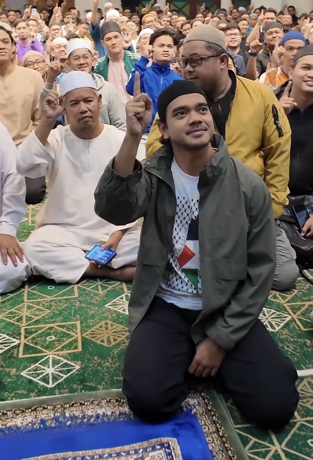 Image from: Alif Satar terkejut Hun Haqeem sertai ‘ride’ subuh macam Jumaat – “Ni baru betul idola Gen Z”