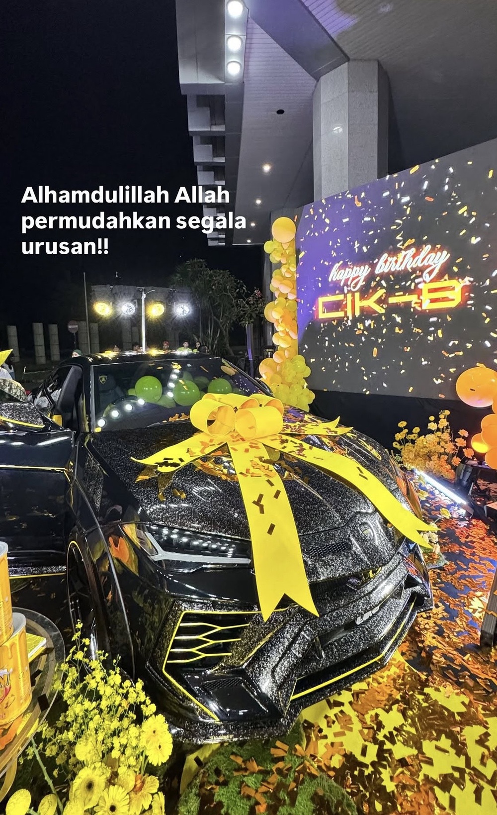 Image from: Cik B terima kejutan ‘birthday’, DSV hadiahkan Lambhorgini Urus – “Beli RM1.6 juta cash”