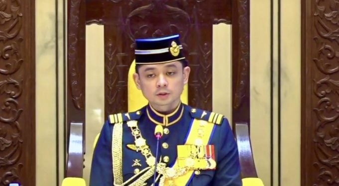 Image from: Tengku Hassanal tegur wakil rakyat -“Bukannya tunjuk muka menjelang pilihan raya sahaja”