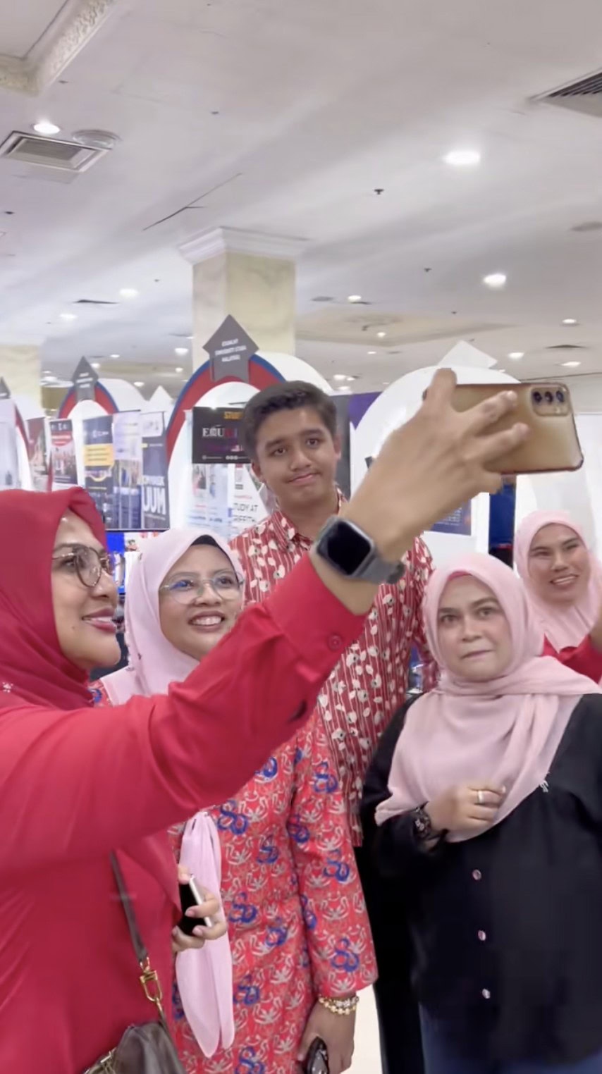 Image from: Ammar Ahyan ramai peminat! Dipuji tinggi adab, ada aura pemimpin