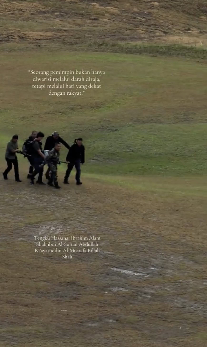 Image from: Naik helikopter turun Gunung Kinabalu, Tengku Hassanal iring anggota cedera demi rawatan segera
