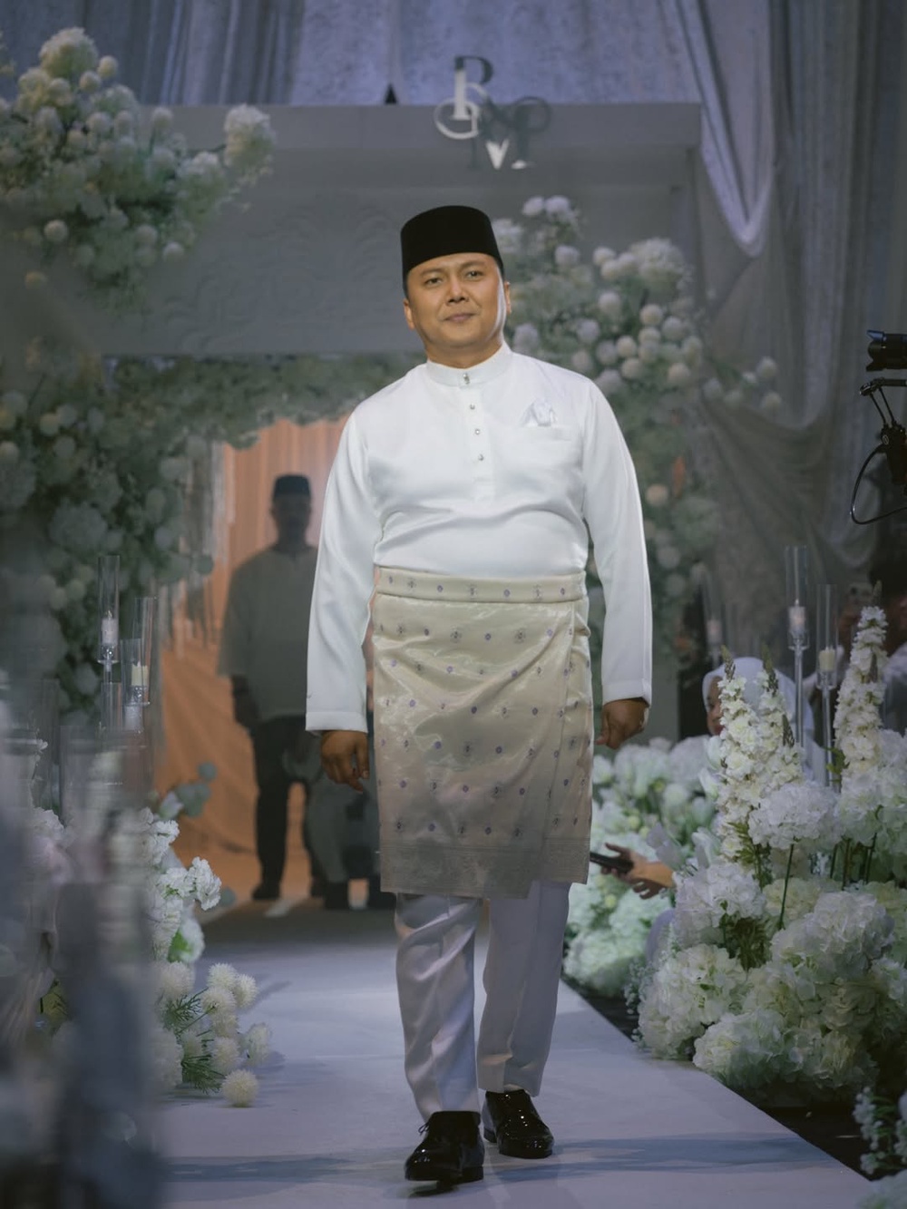 Image from: Bergelar ‘bapa segera’, Radin terima isteri & tiga anak sebagai satu amanah & tanggungjawab