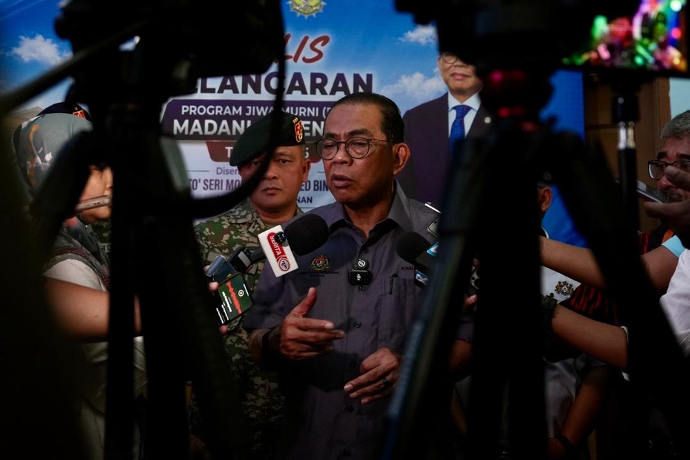 Image from: BN tanding semua DUN, Khaled Nordin jawab -“Di Johor tiada Kerajaan Perpaduan..”