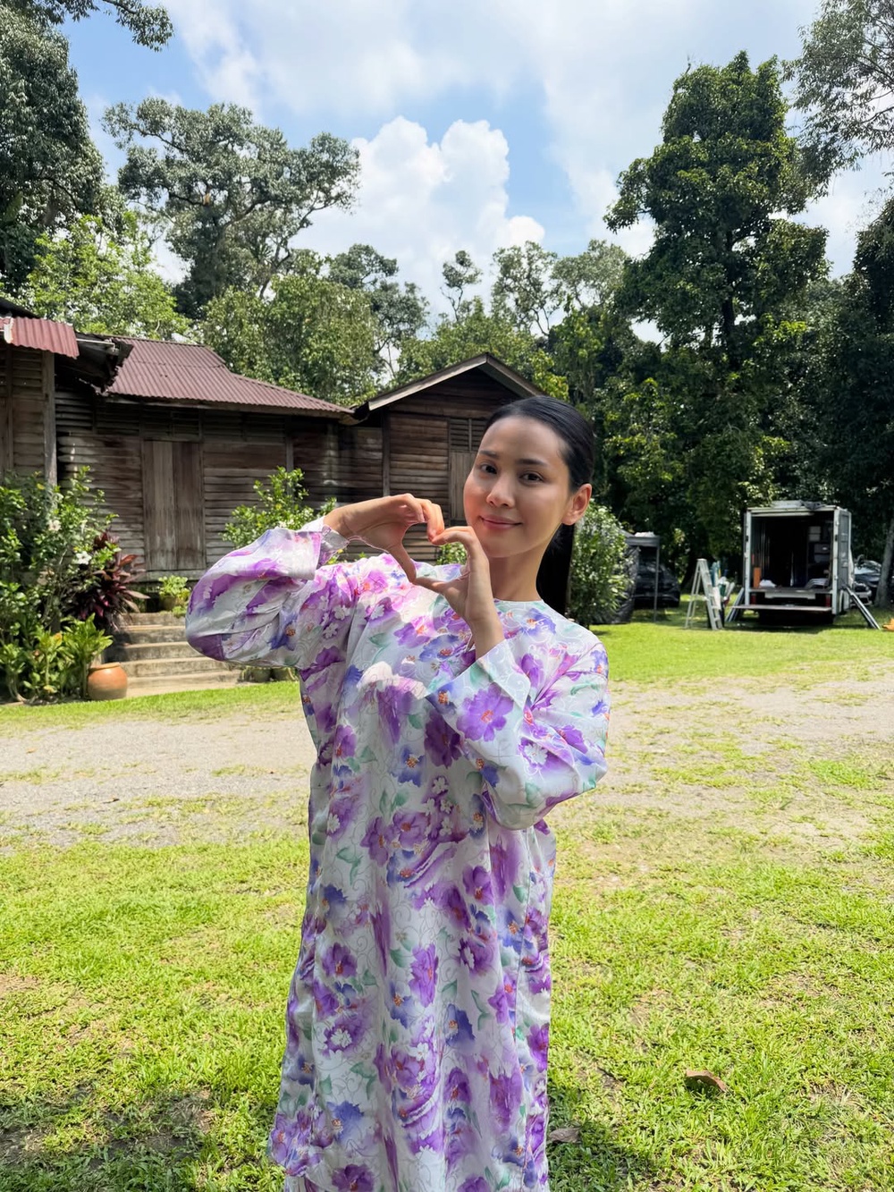 Image from: Tak selesa berkemban, Siti Khadijah minta produksi sediakan kardigan
