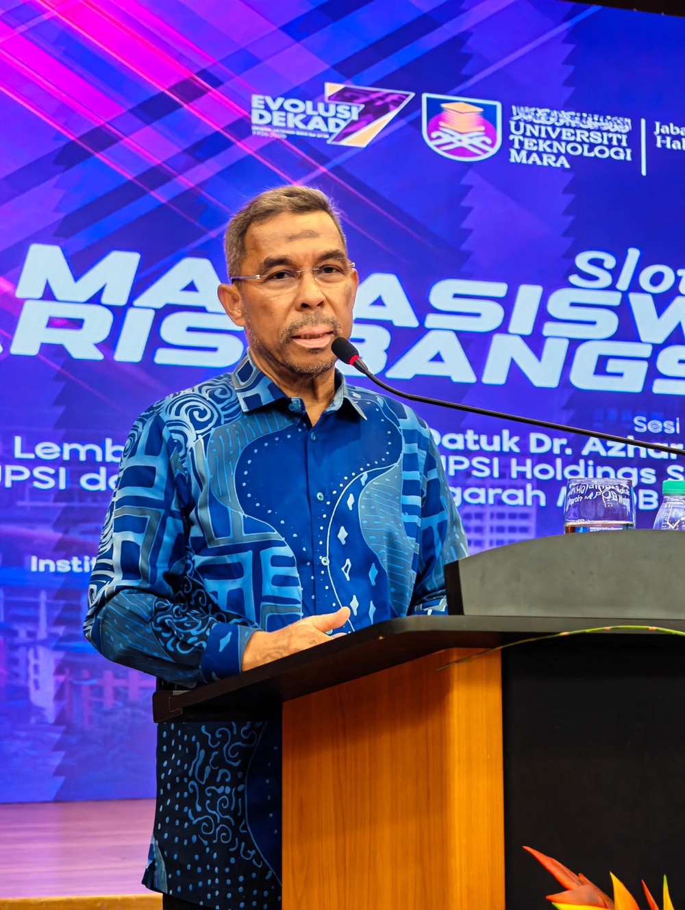 Image from: “Bukan tentang saya, bukan tentang politik. Tapi maruah keluarga…” -Cucu Nik Aziz