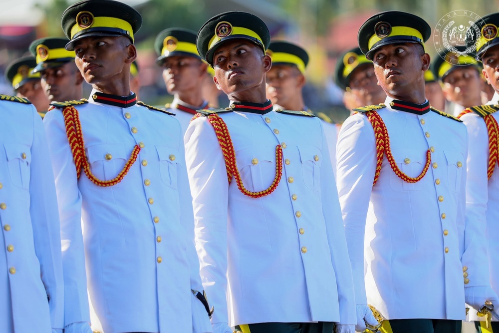 Image from: “Jangan sesekali makan rasuah, malas bekerja…”- Agong ingatkan warga ATM, utamakan negara