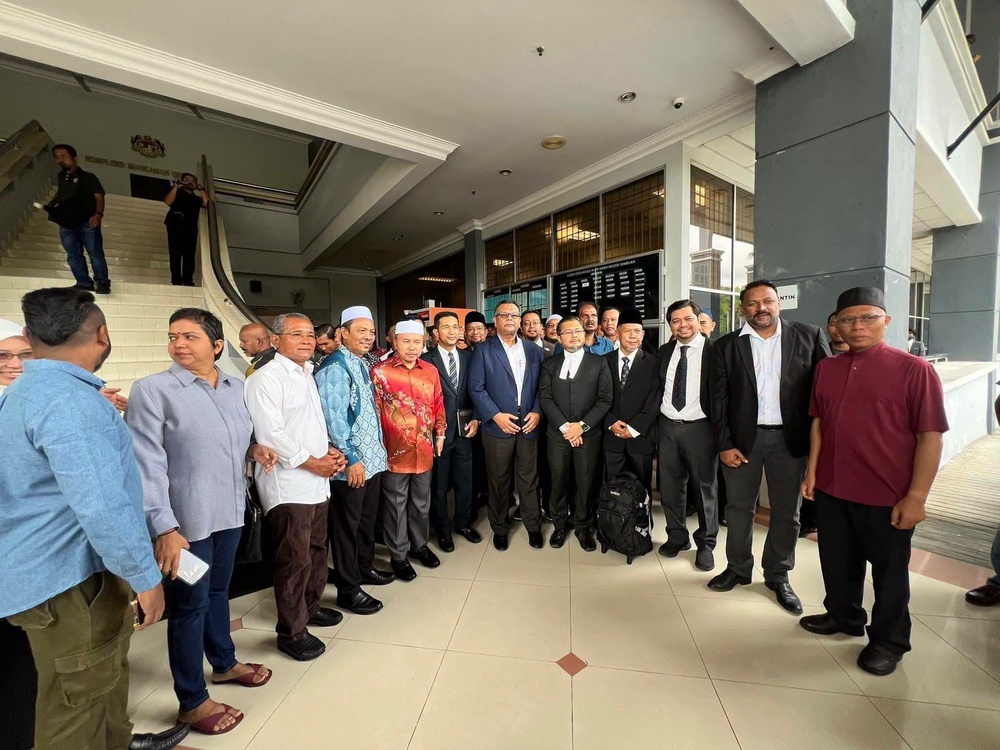 Image from: PAS tuntut kebebasan bersuara! Kecam pendakwaan terpilih terhadap Haim Hilman