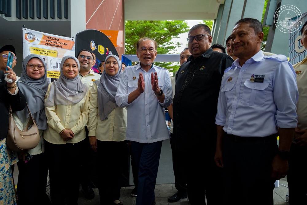 Image from: Bukan usaha seorang diri! PM Anwar puji penjawat awam, rahsia Malaysia lonjak penarafan daya saing dunia