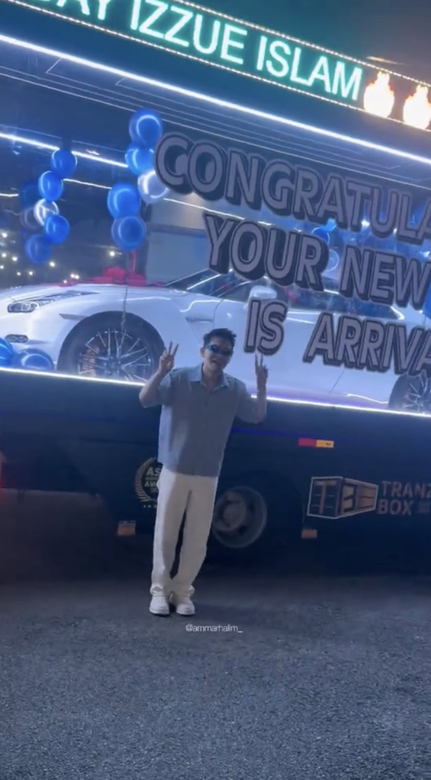 Image from: “Happy birthday…” – Izzue Islam terima kejutan! Isteri hadiahkan Nissan GT-R R35