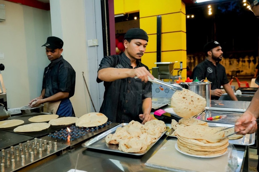 Image from: Dari gerai ke restoran dikenali! Capati lembut warisan ayah jadi inspirasi