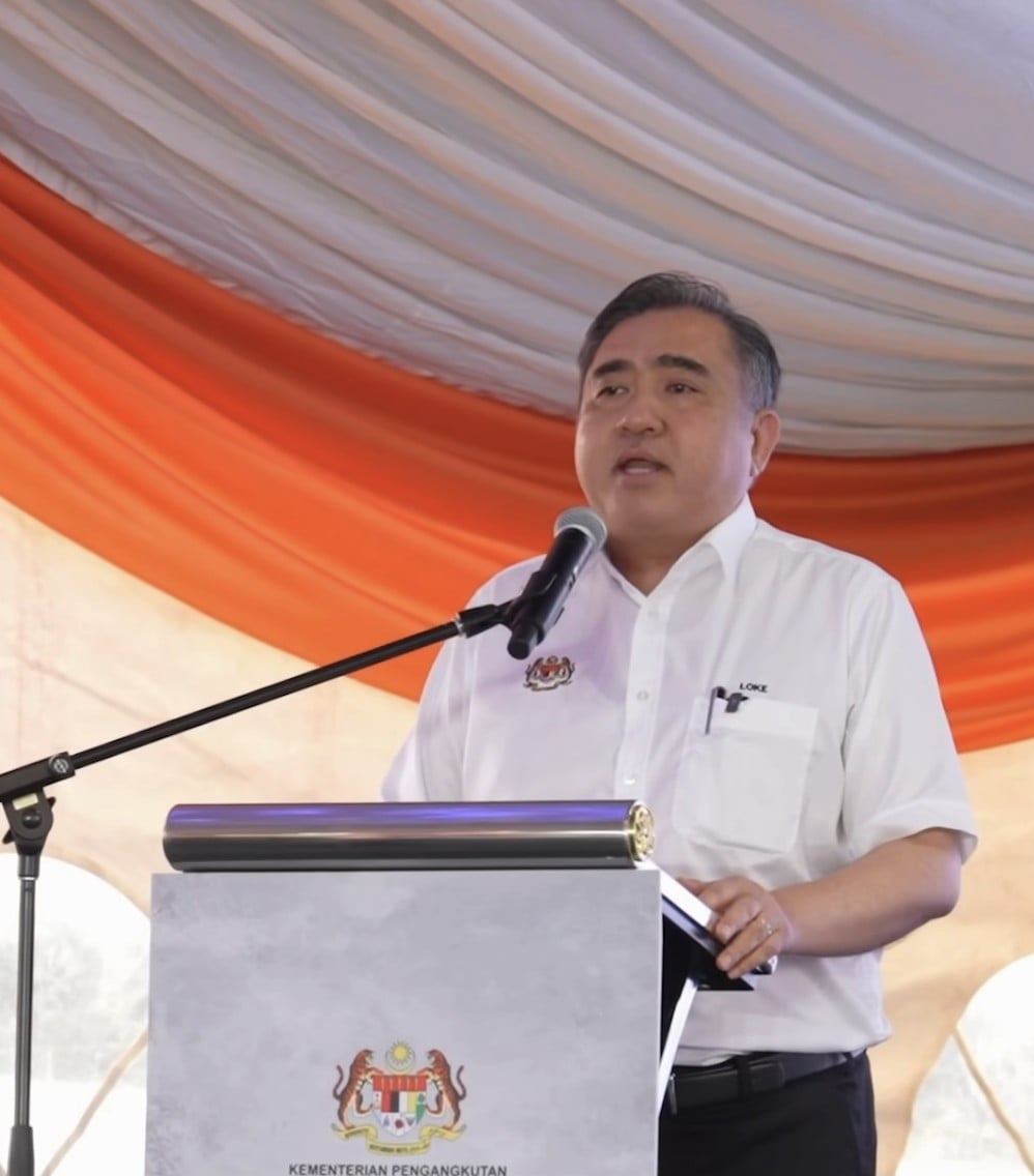 Image from: Fikirkan rakyat! Tak sanggup biar tunggu lama, Shuttle Selatan guna tren diesel – Anthony Loke