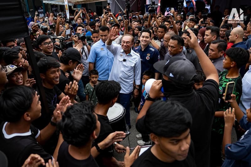 Image from: PRN Johor: Kehadiran Anwar bantu kempen dapat sambutan luar biasa – Fahmi
