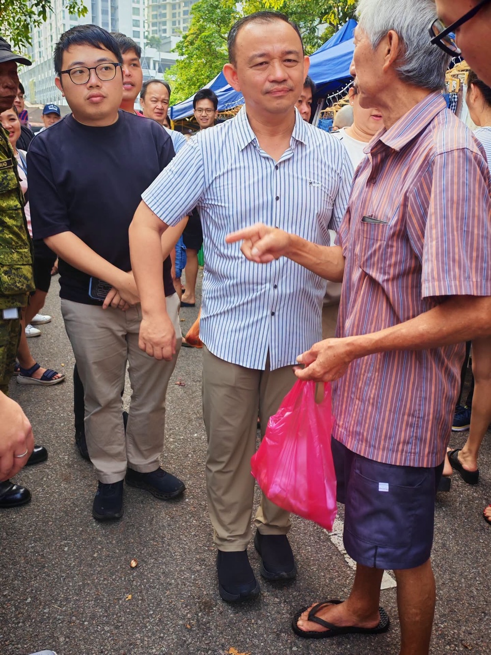 Image from: “Mulai saat ini, saya adalah pekerja anda” – Dr Maszlee terima amanah rakyat Puteri Wangsa