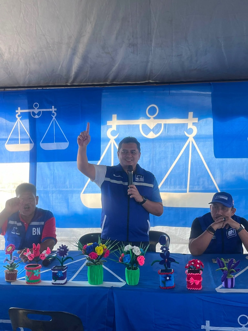 Image from: Nizar Najib syukur BN menang besar -“Alhamdulilah, doa mereka yang teraniaya dimakbulkan”