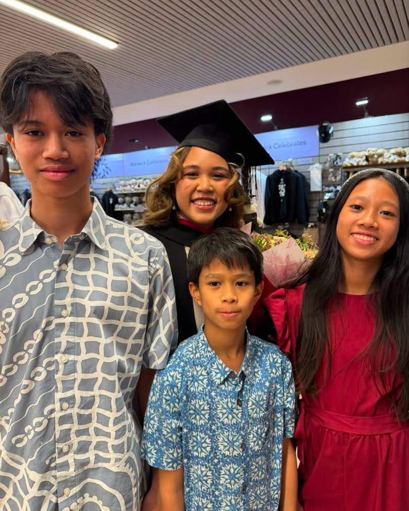 Image from: Datang raikan graduasi, Tengku Zafrul bangga anak raih kelas pertama -“Jangan lupa balik Malaysia…”