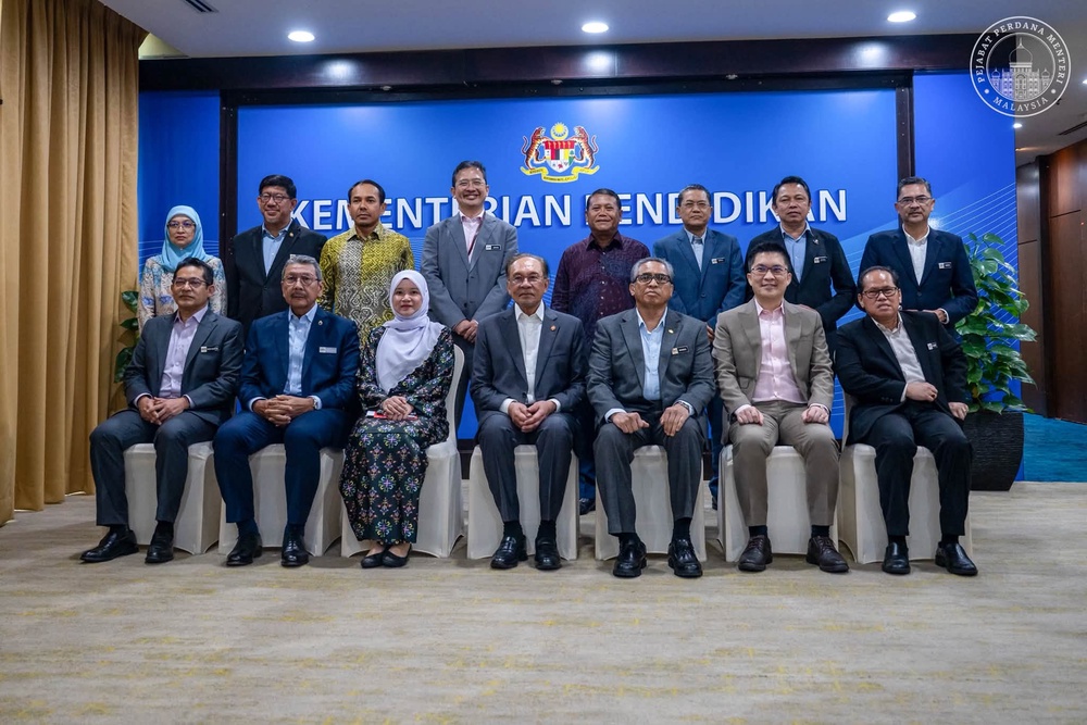 Image from: Kezaliman bermula di situ! Jangan lindungi kes buli demi jaga imej, prestasi sekolah- PM Anwar