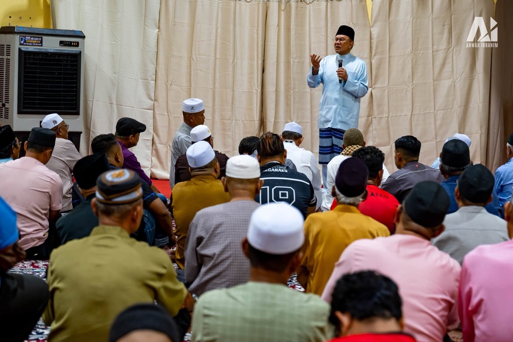 Image from: PM Anwar tegaskan kerajaan tak campur urusan Undang Luak, tetap pertahan institusi beraja